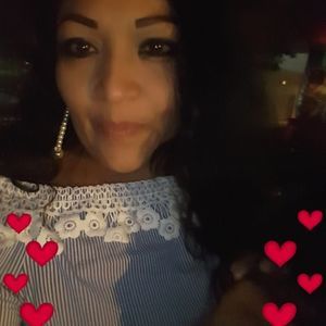 Meet your Posher, Ada santos